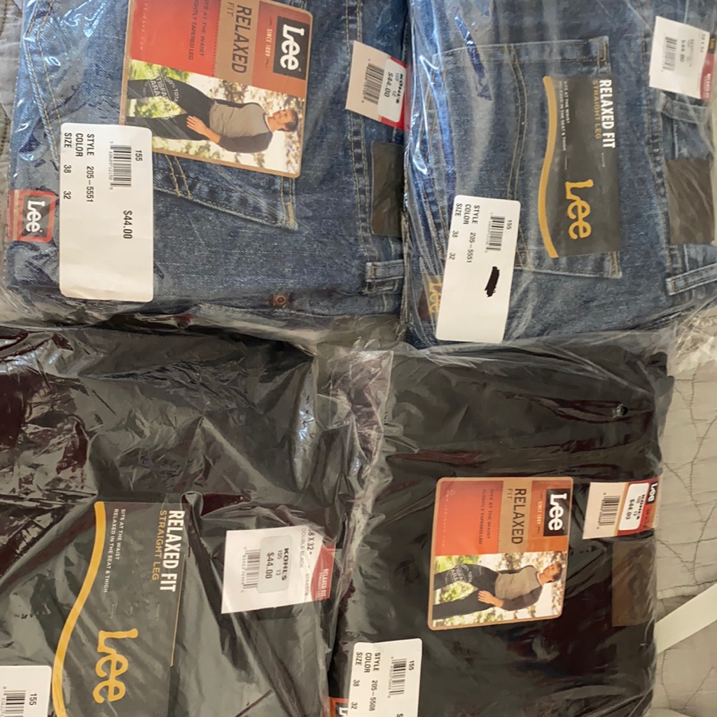 Brand New Sealed In Bag Lot Of 4 Pairs Of Lee Jeans